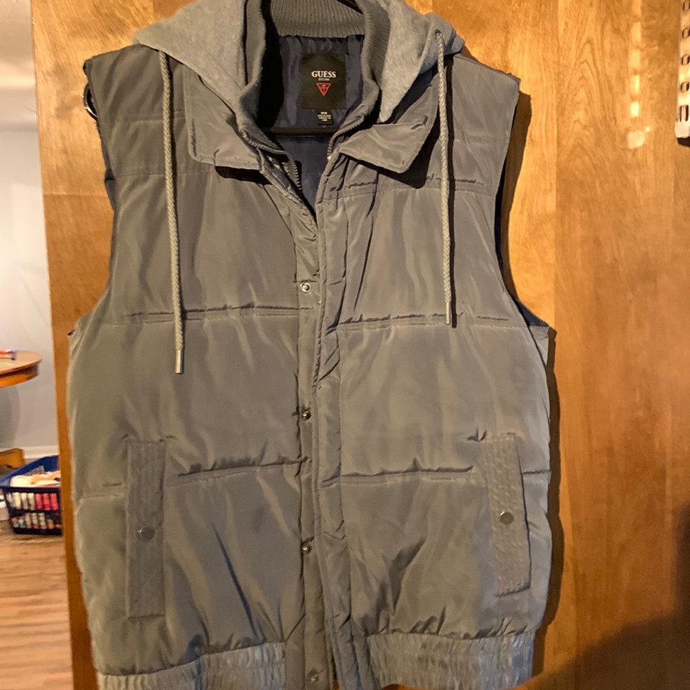Guess wind breaker